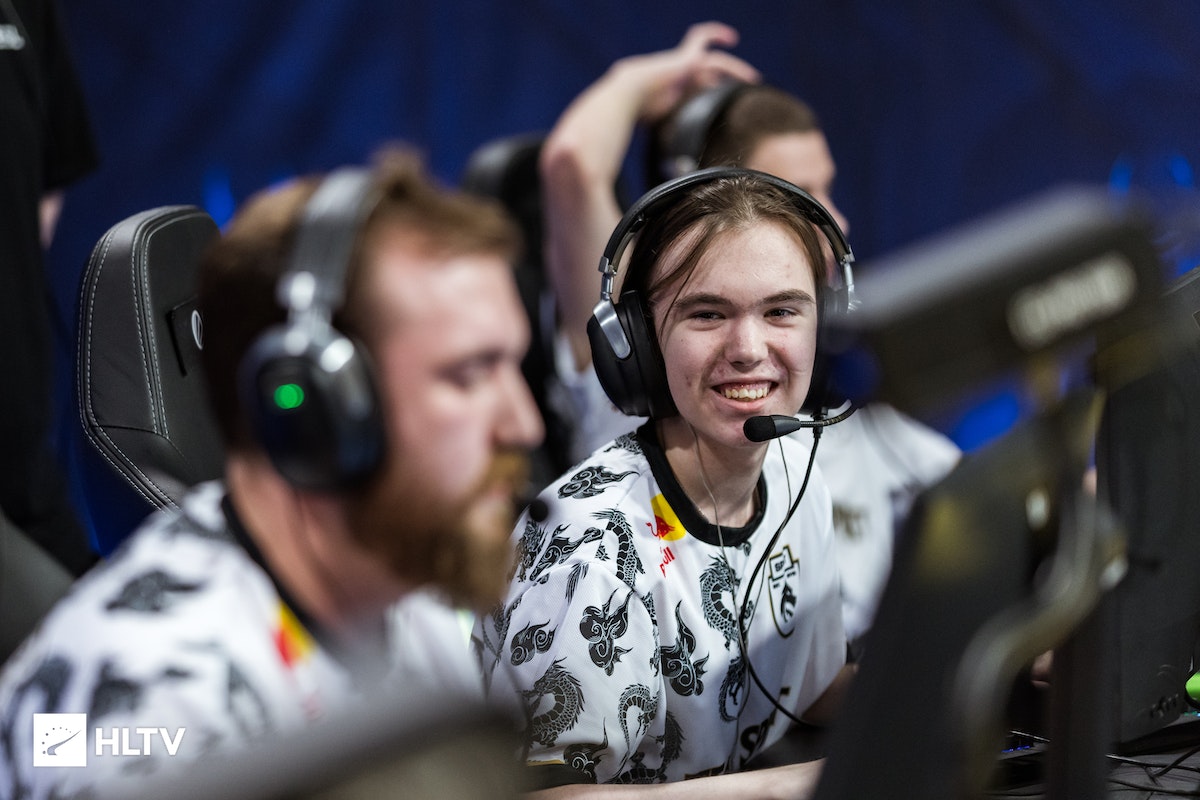 纷分析了双 纷分析了双